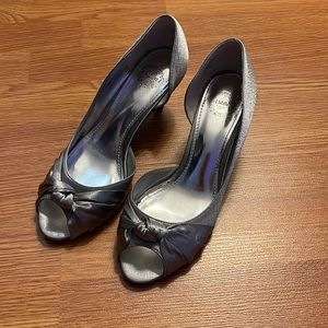 I. Miller shoes women’s pumps in silver color